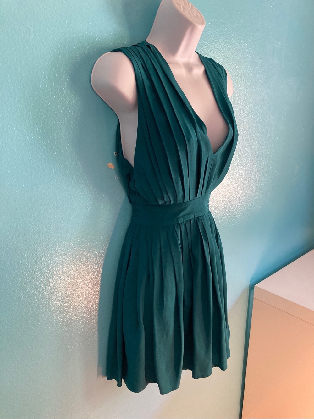 Ever Babu Jade Green Silk Pleated Mini Dress Size S V-Neck Open Back